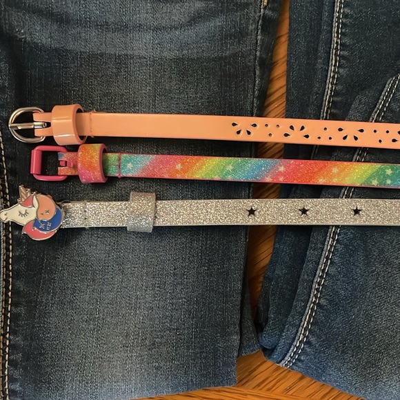 Bundle of Girls Jeans (with belts) Size 6-7 - Picture 2 of 7
